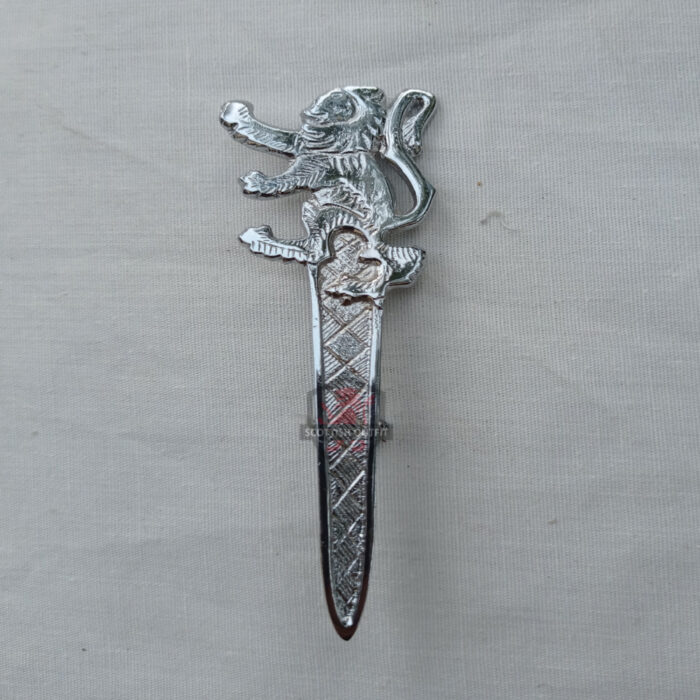 kilt-pin-lion